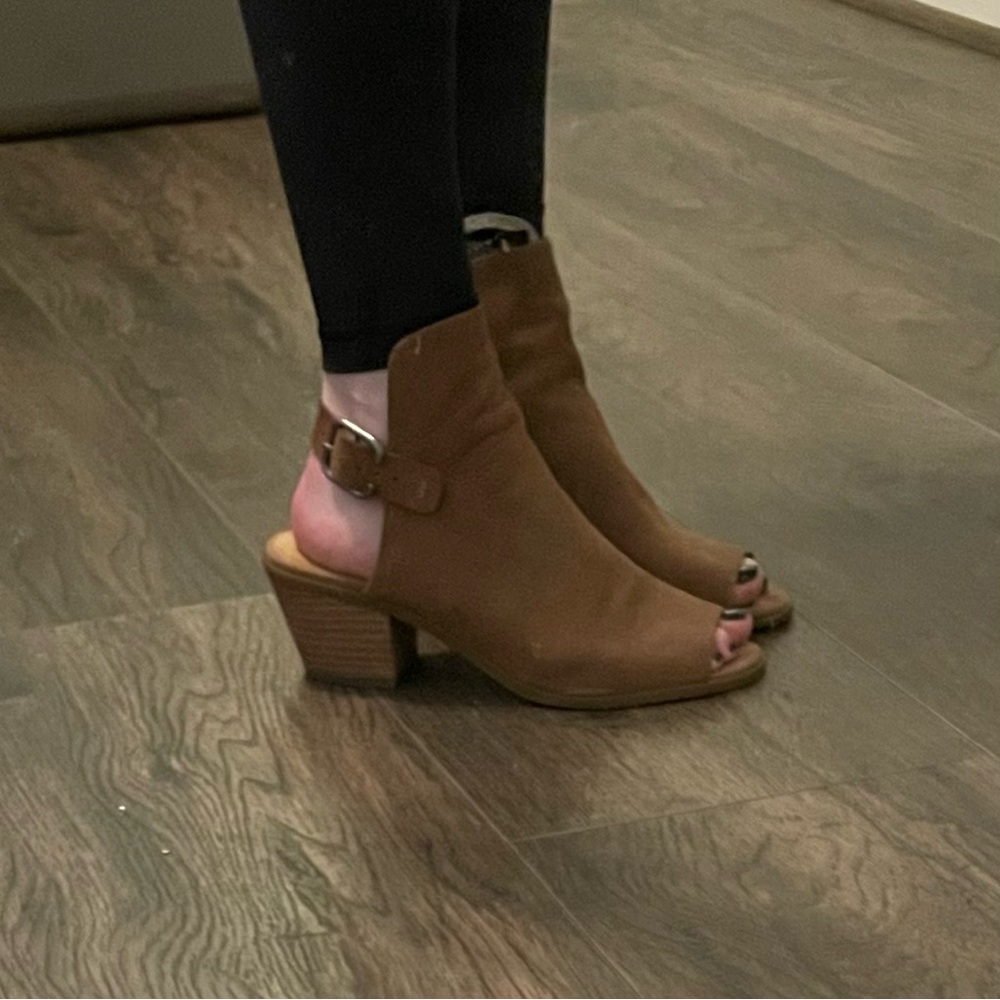 Lucky Brand Half Heal Buckle Shoes